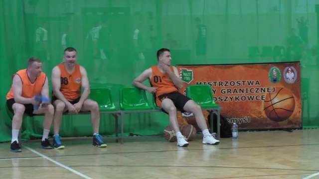 Zdjęcia z drugiego dnia I Mistrzostw SG w Koszykówce