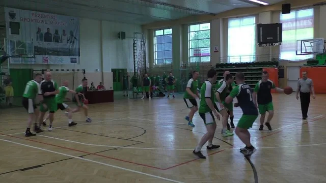 Zdjęcia z drugiego dnia I Mistrzostw SG w Koszykówce