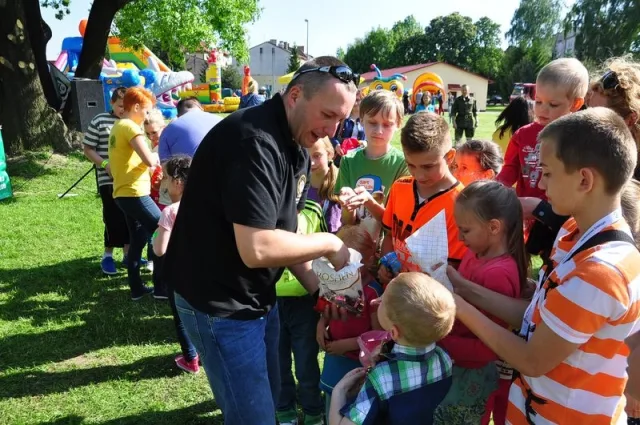 Zdjęcia z pikniku dla dzieci z okazji święta SG
