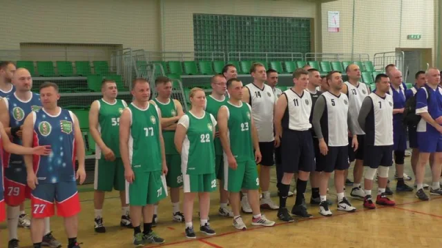 Zdjęcia z pierwszego dnia I Mistrzostw SG w Koszykówce