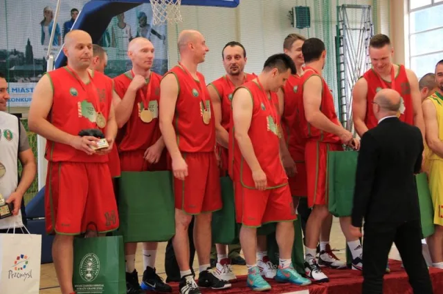 Zdjęcia z trzeciego dnia I Mistrzostw SG w Koszykówce