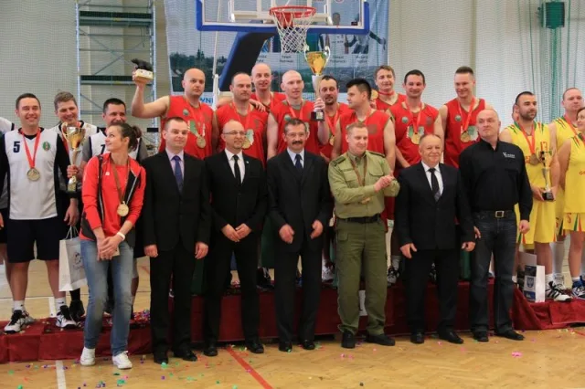 Zdjęcia z trzeciego dnia I Mistrzostw SG w Koszykówce