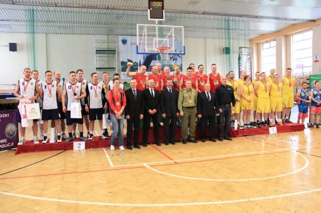 Zdjęcia z trzeciego dnia I Mistrzostw SG w Koszykówce