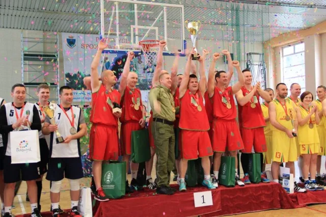 Zdjęcia z trzeciego dnia I Mistrzostw SG w Koszykówce
