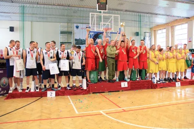 Zdjęcia z trzeciego dnia I Mistrzostw SG w Koszykówce