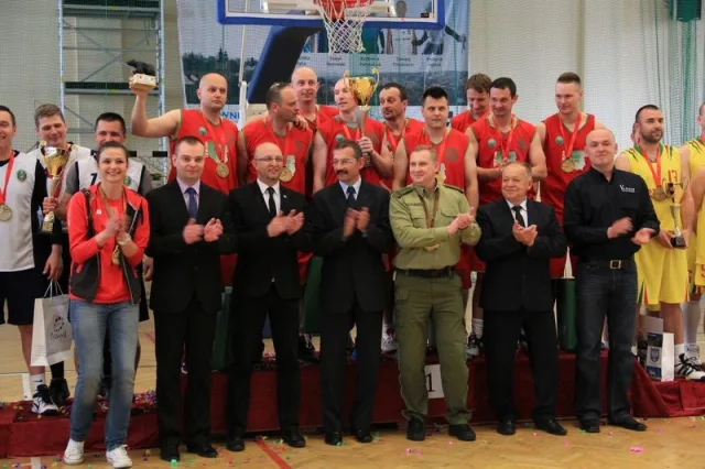 Zdjęcia z trzeciego dnia I Mistrzostw SG w Koszykówce